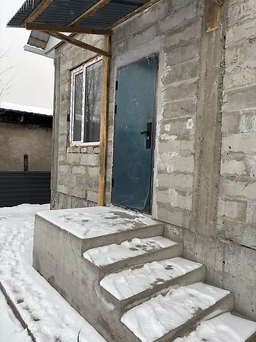 Долгосрочная аренда домов: СДАЮ студию комната с отдельным входом 20 квм коммунальные услуги — 10