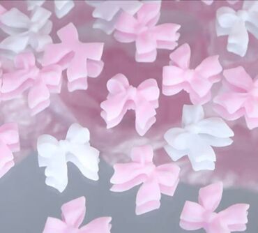 Nega noktiju: Set minijaturnih ukrasnih privesaka za nokte u obliku mašnica — 3