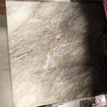 Ostalo: Podne obloge gumirane 
Samolepljive 
Cena po komadu 350 din
60*60cm — 8