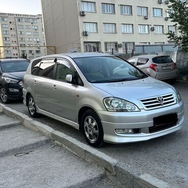 Toyota: Toyota Ipsum: 2003 г., 2.4 л, Автомат, Бензин, Минивэн