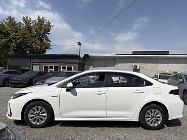 saf: Toyota Corolla: 2021 г., 1.8 л, Вариатор, Гибрид, Седан — 2
