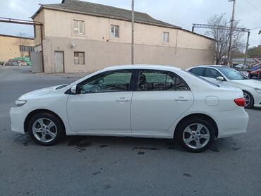 Toyota: Toyota Corolla: 1.6 l | 2010 il Sedan — 8