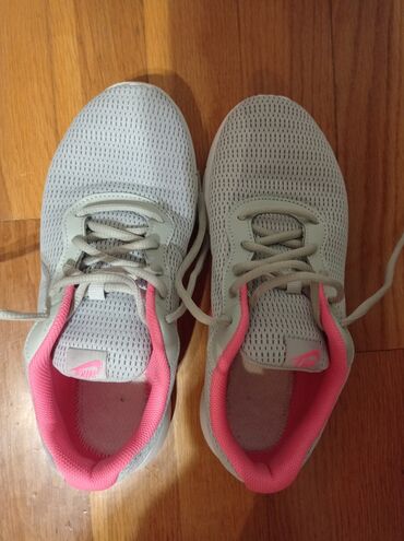 cizme na pertlanje: Nike, 40, bоја - Siva
