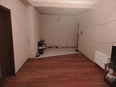 ev axdarıram: Ev 20 yanvar metrosuna 2 dq məsafədə yerləşir. Aylıq 150 m plus 20 m — 1