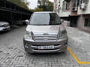купить машины: Toyota Noah: 2003 г., 2 л, Автомат, Бензин, Вэн/Минивэн