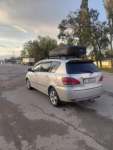 т 28 х4: Toyota Avensis Verso: 2001 г., 2.4 л, Кол менен иштөөчү, Бензин, Вэн/Минивэн — 6