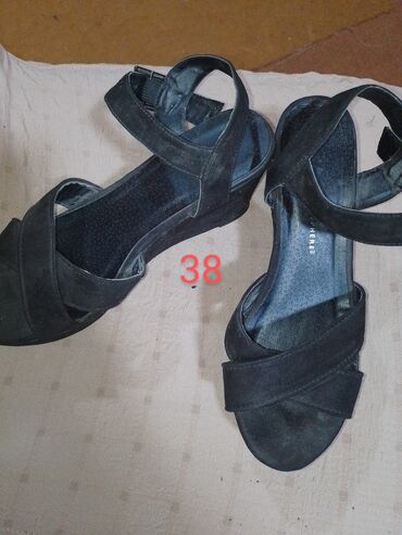 kupaci sa sorcem: Sandale, 38