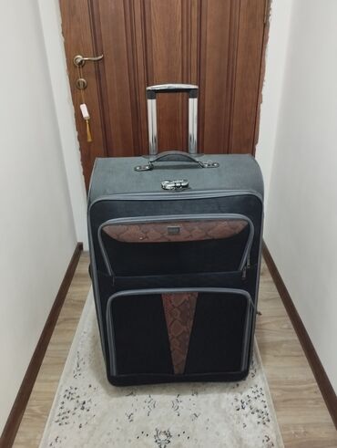 шикарная сумка: Дорожные чемодан большой б. у. размер. -- XL. 30- 35 кг
