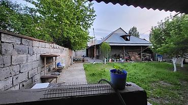 продаю дом дордой 1: 🏡 ПРОДАЁТСЯ ДОМ С ВЫСОКИМ КОММЕРЧЕСКИМ ПОТЕНЦИАЛОМ! 📍 Район рынка — 5