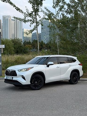 Toyota: Toyota Highlander: 2023 г., Гибрид, Внедорожник — 4