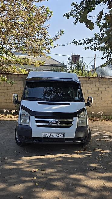 06 maşin: Ford Transit mikroavtobus - Kuzov: yüksək tavanlı, ağ rəng, arxa — 7