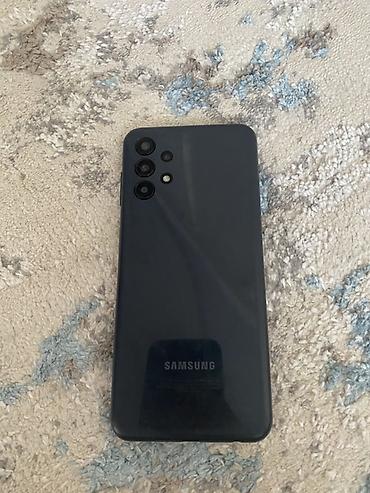 обычные часы: Samsung Galaxy A13, Б/у, 128 ГБ, цвет - Черный — 1