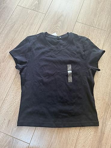 pull bear: Футболка, Классическая модель, Uniqlo, Хлопок, Новый, S, M — 1