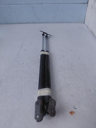 Амортизаторы крышки багажника Subaru, 2003 г., Б/у, Оригинал at lalafo.kg Амортизаторы крышки багажника Subaru, 2003 г., Б/у, Оригинал