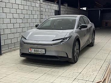 300 000: Toyota bZ5: 2026 г., Электромобиль, Седан — 1