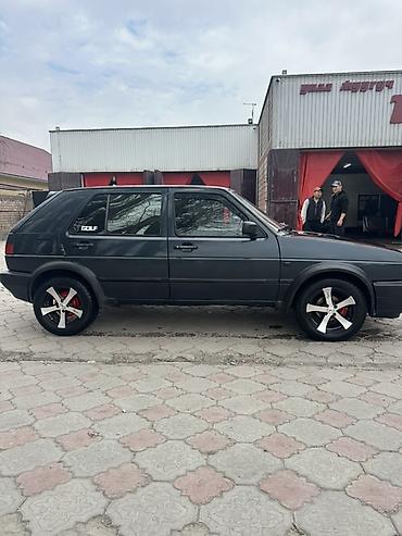 кузов автомобиля: Volkswagen Golf: 1991 г., Бензин, Хэтчбэк — 4