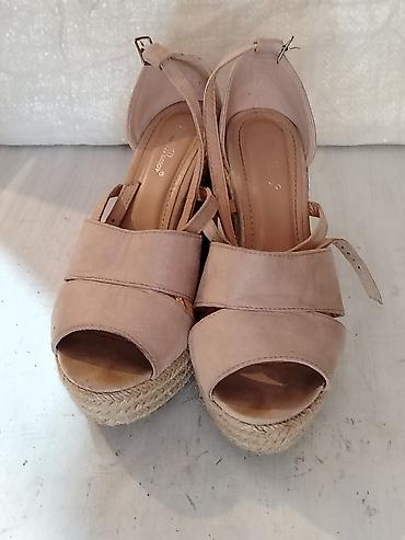 koton torbe: Zenske sandale Belle Woman broj 40-500 dinara Odlicno stanje Broj 40 — 2