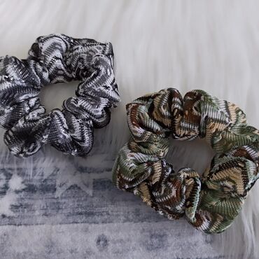 Hair accessories: Hair tie, color - Multicolored