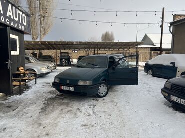 Volkswagen: Volkswagen Passat: 1989 г., 1.8 л, Механика — 12