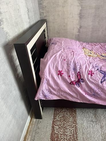 Tək nəfərlik çarpayı - Ölçü: təxmini 90x200 sm (tək ölçü) - Karkas