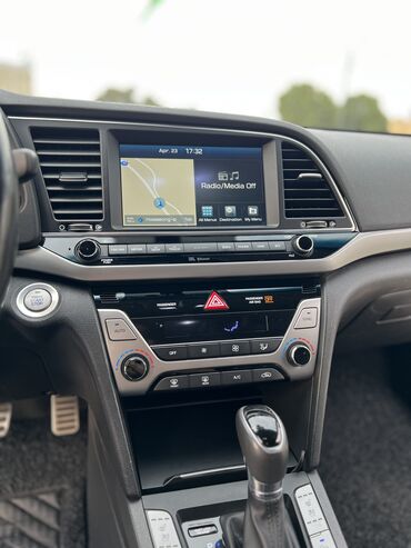 Hyundai: Hyundai Avante: 1.6 l | 2016 il Sedan — 16