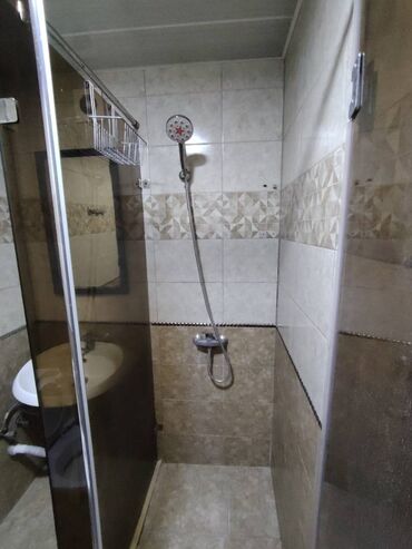 Uzunmüddətli kirayə mənzillər: 8 km. Neftcilər metronun yanı 2 otağa düzəlmə mənzil əşyalı kirayə — 4