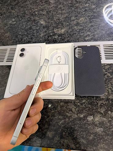 a 12: IPhone 17, Б/у, 256 ГБ, Белый, Чехол, Кабель, Коробка, 93 % — 4