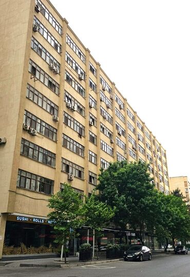 Uzunmüddətli kirayə mənzillər: Inşacilar metrosuna yaxin 9/6 mertebesinde 2 otaqli ev 400 azn mûşderi