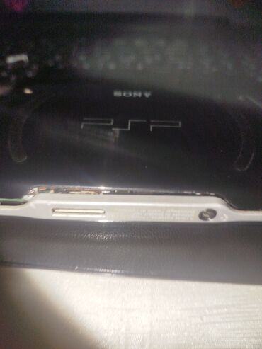 Xbox Series S: Sony PSP əl oyun konsolu geniş oyun kitabxanasına və əyləncə