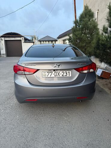 Hyundai: Hyundai Elantra: 1.6 l | 2012 il Sedan — 4