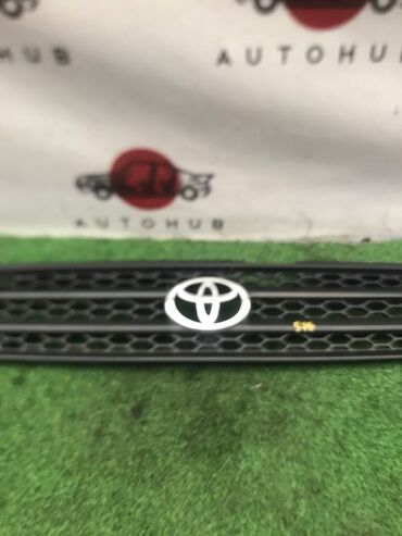 Другие автозапчасти: Решетка Toyota Rav4 ACA21W 2.0 2000 (б/у) КУЗОВНЫЕ ДЕТАЛИ - #капот