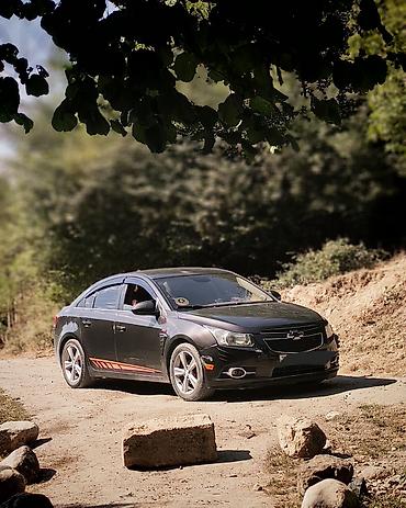 turbo az uvaz: Chevrolet Cruze sedan - Kuzov: qara rəng, aerodinamik body-kit və — 2