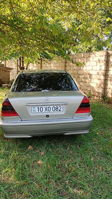 w203 mercedes: Mercedes-Benz C-Class: 1.8 l | 1994 il Sedan — 9