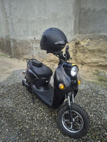 pərdə modelləri 2021: Moped Volta VS2 modeli tam elektrikdi. Çox az sürülüb. Türkiyə