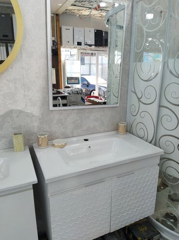 dikt ölçüləri: Hamam üçün dəst: güzgü və tək luykli dolablı lavabo - Rəng: ağ - Üst