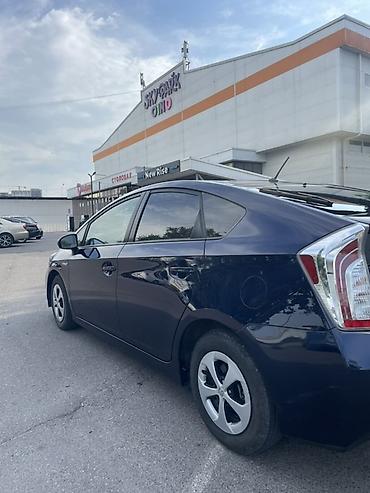 за неделю: Toyota Prius: 2015 г., 1.8 л, Автомат, Гибрид, Хэтчбэк — 9