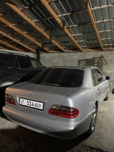 женские машины не дорогои: Mercedes-Benz E-Class: 2001 г., 2.2 л, Механика, Дизель, Седан