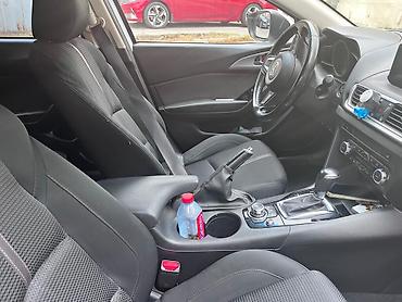 kamaz masin: Mazda 3: 1.5 l | 2017 il Sedan — 4