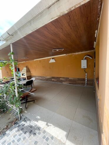 Yeni tikili: Satılır: geniş və zərif interyerli mənzil/evin qonaq otağı və sanitar — 6