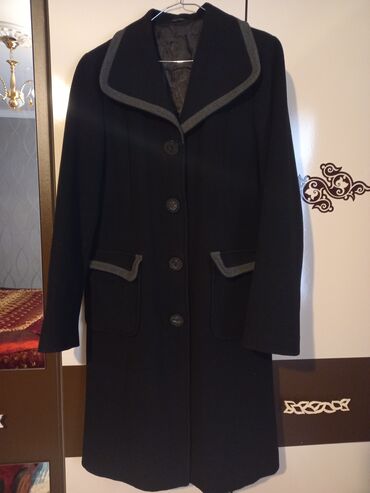 palto satisi: Пальто XL (EU 42), цвет - Черный