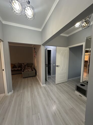 дом в котором купить бишкек: 3 комнаты, 81 м², 106 серия, 9 этаж, Евроремонт