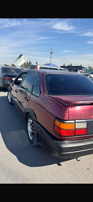 Продажа авто: Volkswagen Passat: 1993 г., Механика, Седан — 2