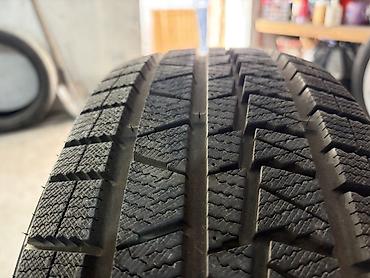 шина зимний 215 60 16: Зимняя шина 205/60 R16 - Тип: зимняя (нешипованная). - Размер: 205/60 — 3