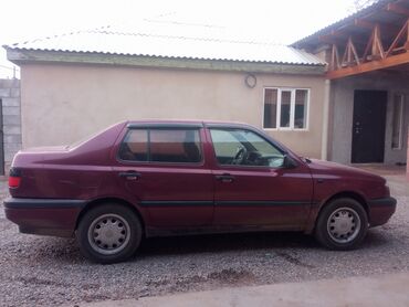 Volkswagen: Volkswagen Vento: 1992 г., 1.8 л, Механика, Бензин, Седан — 2