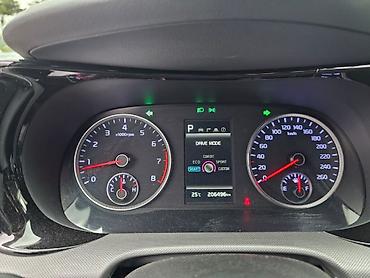 kaiyi e5: Kia K5: 2022 г., Седан — 7
