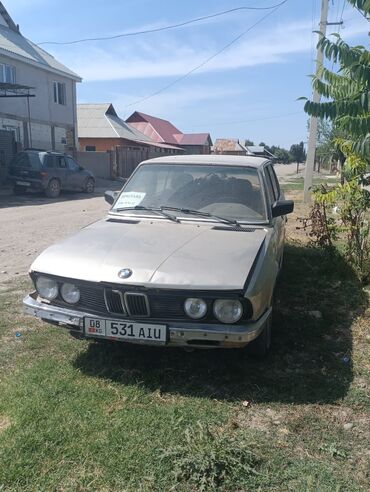 1 nz: BMW 5 series: 1984 г., 1.8 л, Механика, Бензин, Седан