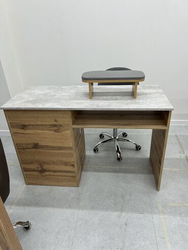 Другое оборудование для салонов красоты: Маникюрный стол Полки под лаки Лабораторный шкаф Шкаф под сухожар — 38