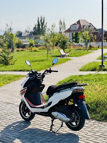 танк 150: Продается скутер Макси В идеальном состоянии, Имеется два ключа — 6