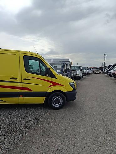 sprinter 2 2: Грузовой фургон Mercedes‑Benz Sprinter (желтый, фирменная оклейка — 5