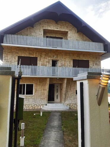 backa topola kuca na prodaju: 300 sq. m, 5 bedroom